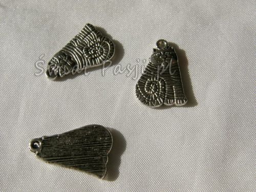 wisiorek - kotek w prążki 13 x 21 mm